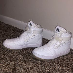 like new, Air Jordan’s